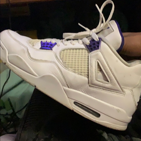 Jordan 4s - Picture 2 of 3